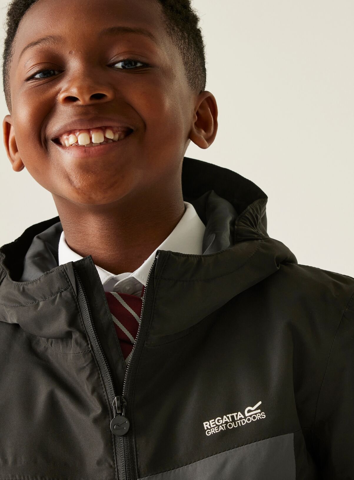 REGATTA Beamz Unisex Waterproof Jacket With Sleeve Torch Black 14 years - Image 4 thumbnail